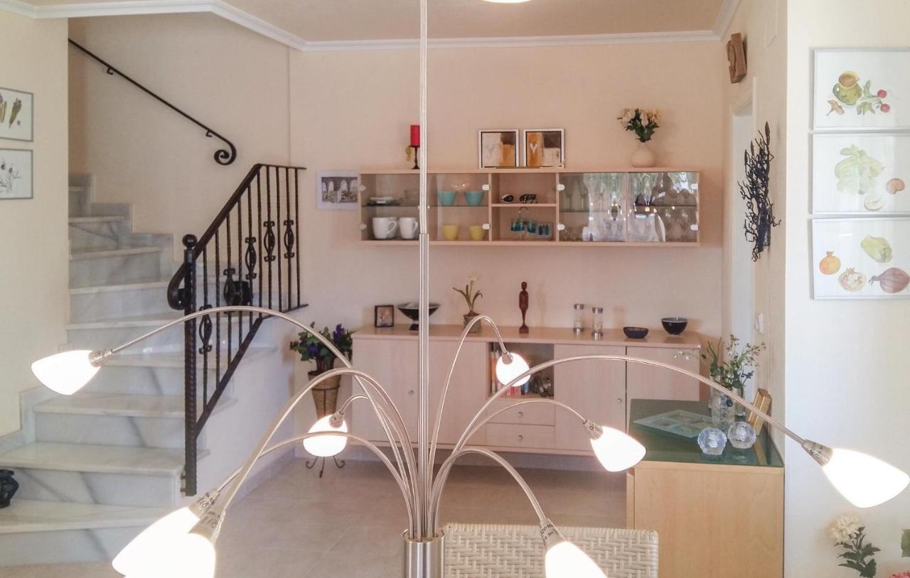Cozy Home In Orihuela Costa With Kitchen Dehesa de Campoamor  Zewnętrze zdjęcie