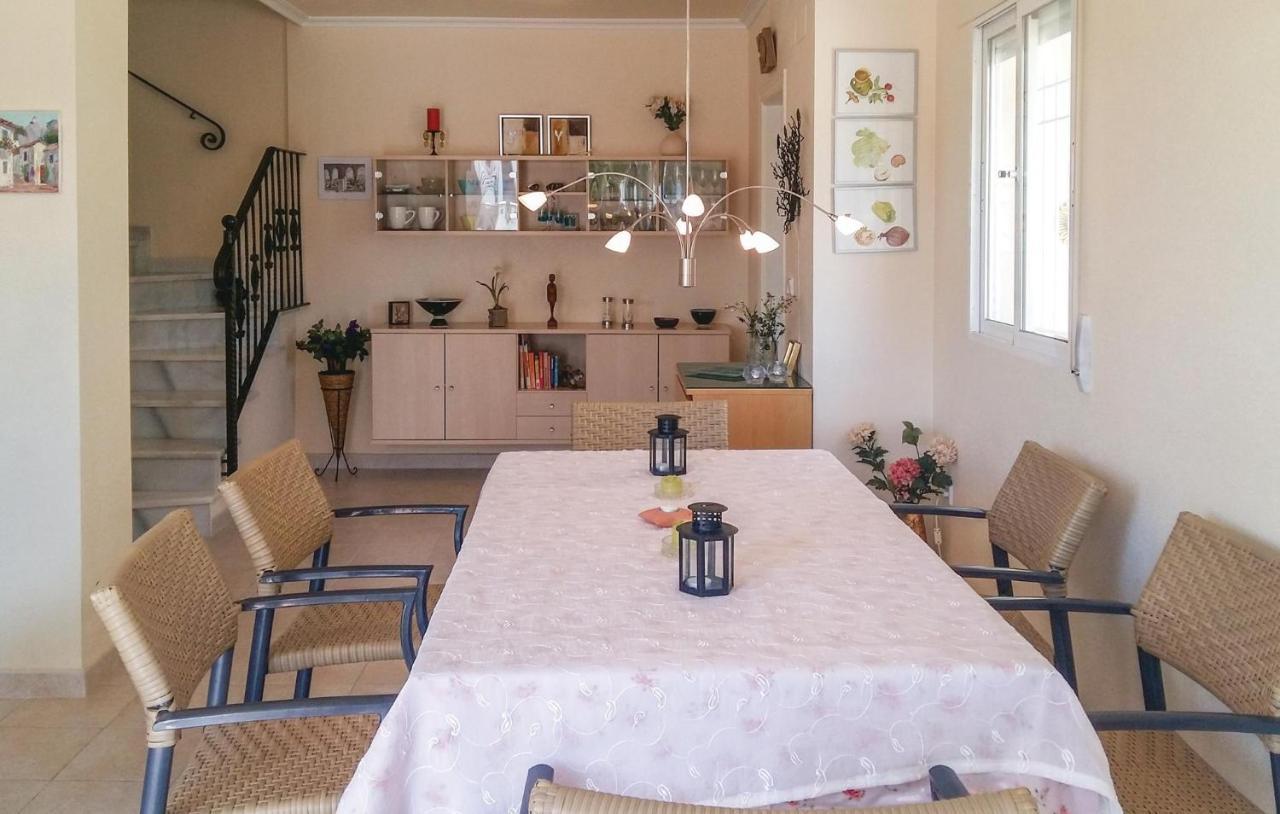 Cozy Home In Orihuela Costa With Kitchen Dehesa de Campoamor  Zewnętrze zdjęcie