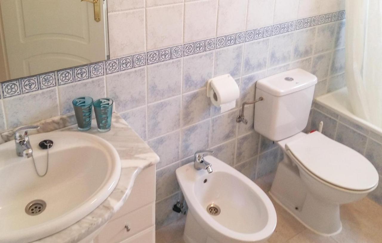 Cozy Home In Orihuela Costa With Kitchen Dehesa de Campoamor  Zewnętrze zdjęcie