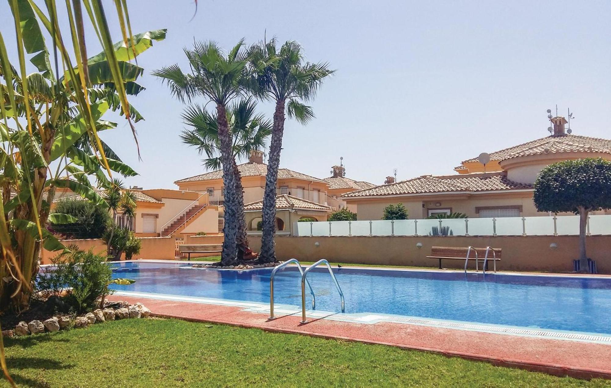 Cozy Home In Orihuela Costa With Kitchen Dehesa de Campoamor  Zewnętrze zdjęcie